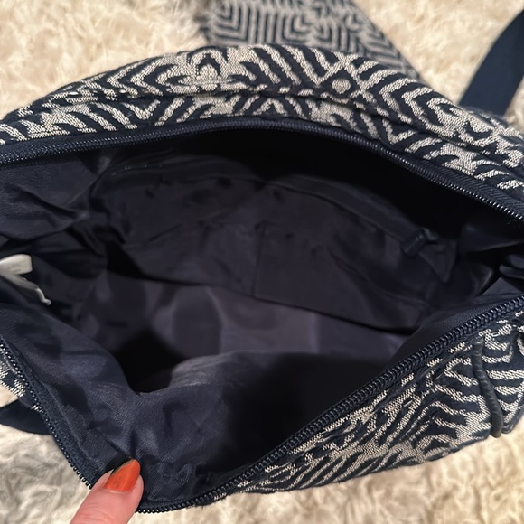 Thirty One Crossbody purse with wallet - Picture 3 of 6